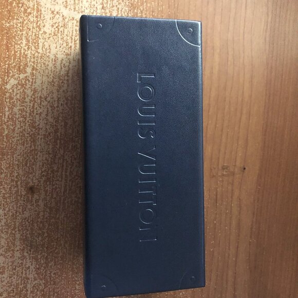 Louis Vuitton Men's Attitude Sunglasses - Picture 6 of 7